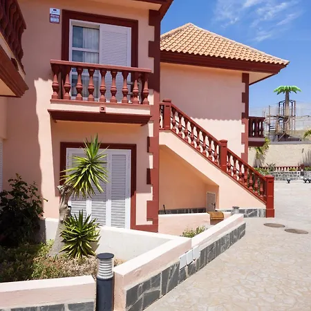 Two Modern And Bright Near El Duque *