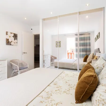 Two Modern And Bright Near El Duque アデヘ