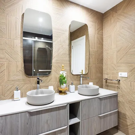 Two Modern&bright Near El Duque Apartamento *