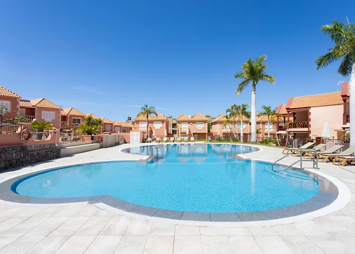 Two Modern And Bright Near El Duque *