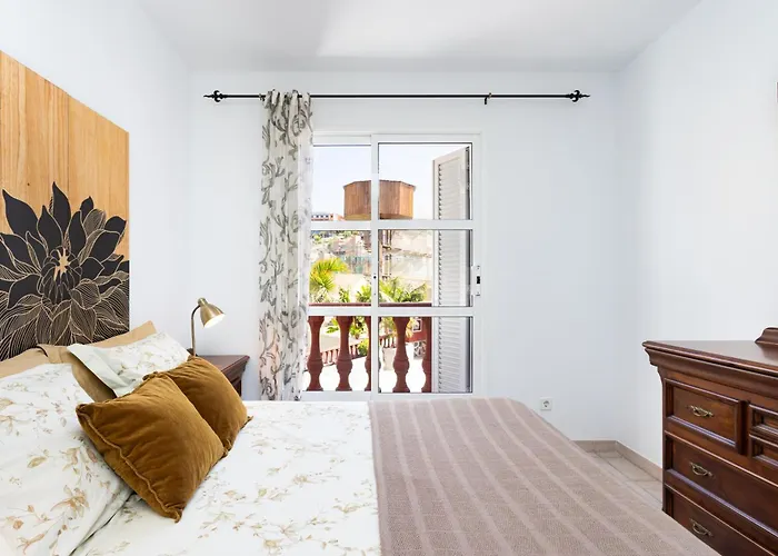 Two Modern And Bright Near El Duque *