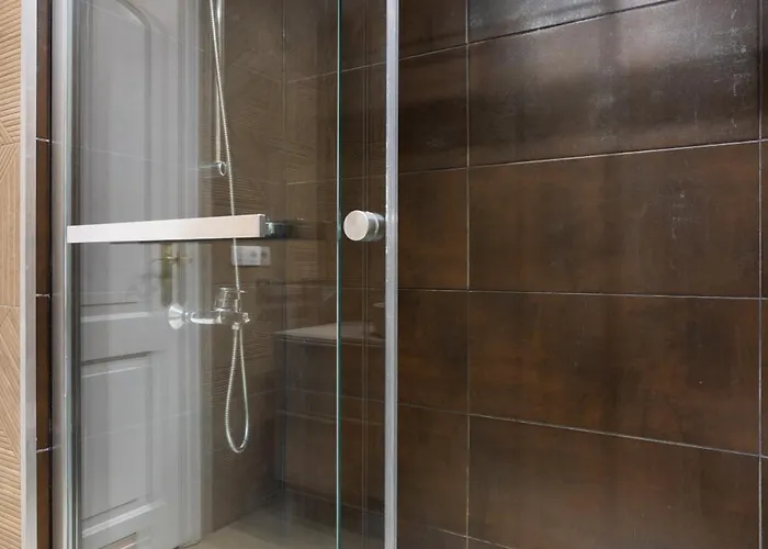 Two Modern And Bright Near El Duque *